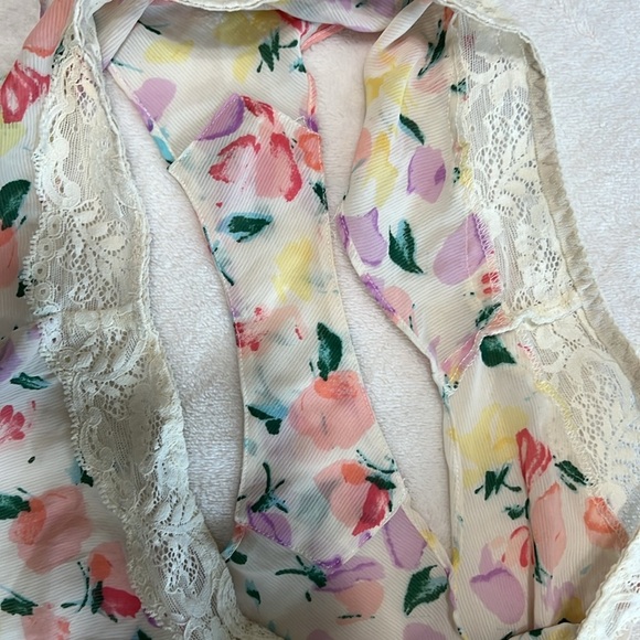 Vintage Victoria’s Secret Gold Label Floral Lace High Cut Panty Size Small - Picture 8 of 8